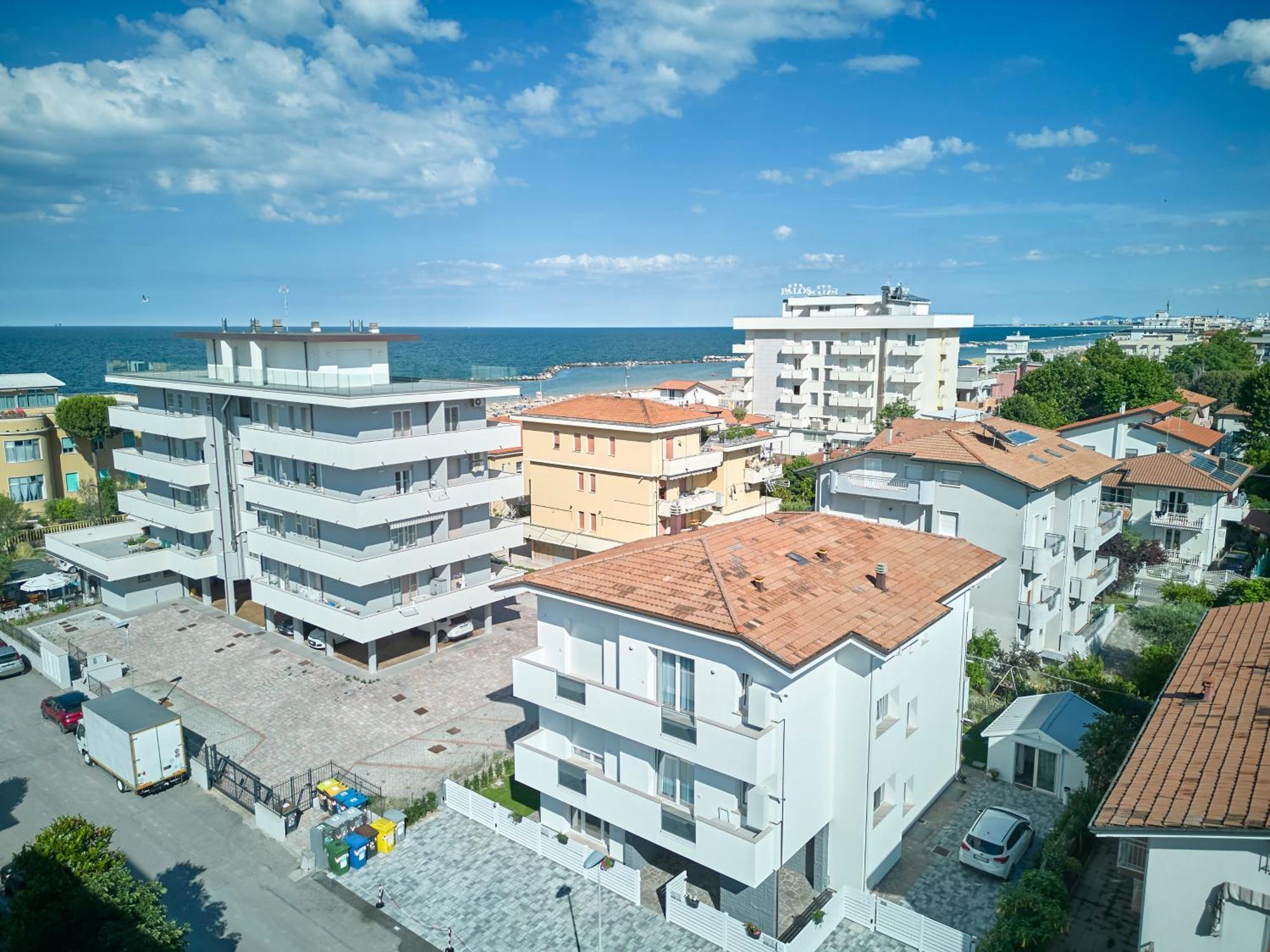 Villa Borghesi Suites Fronte Mare Rimini Zewnętrze zdjęcie