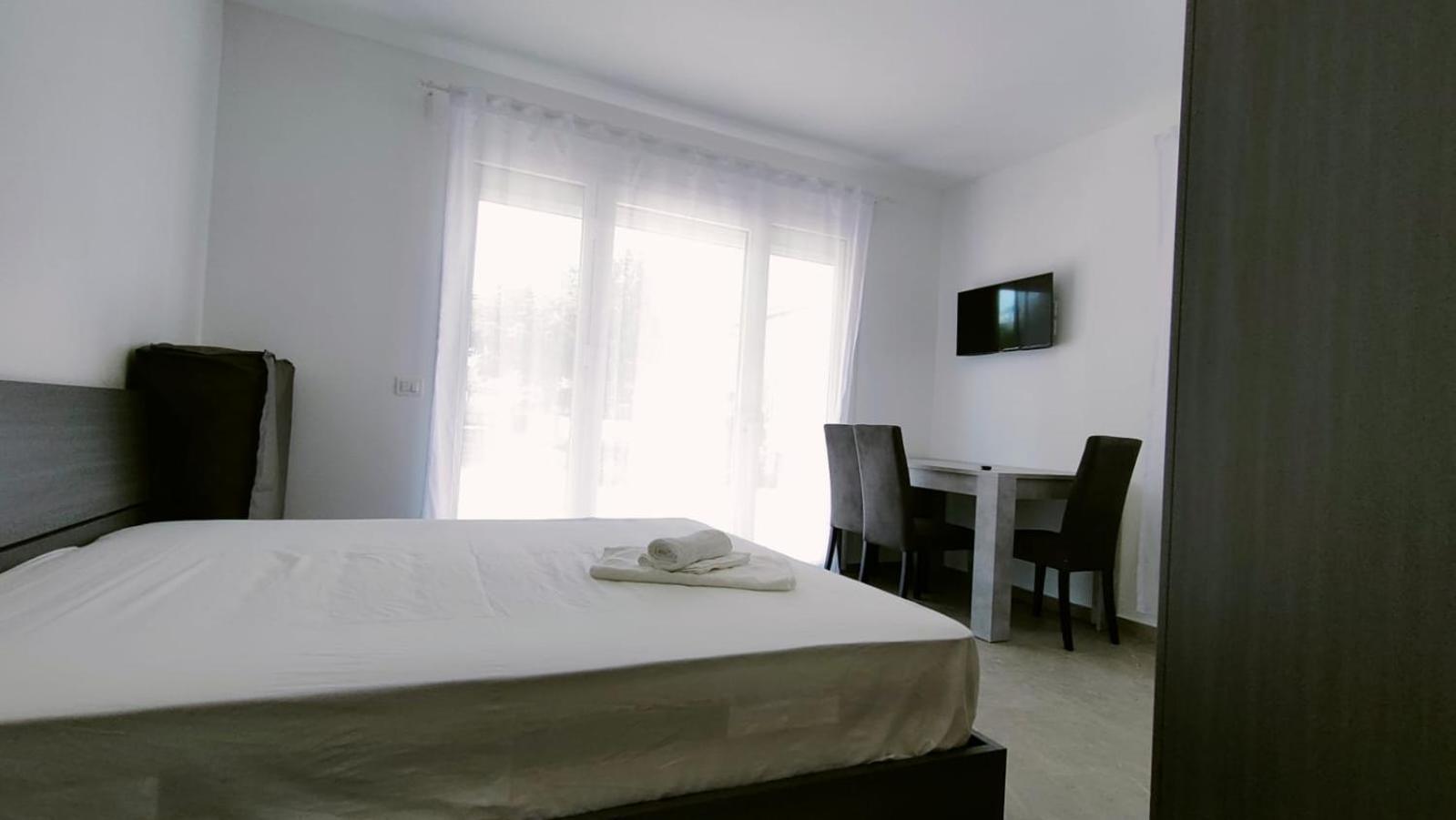 Villa Borghesi Suites Fronte Mare Rimini Zewnętrze zdjęcie